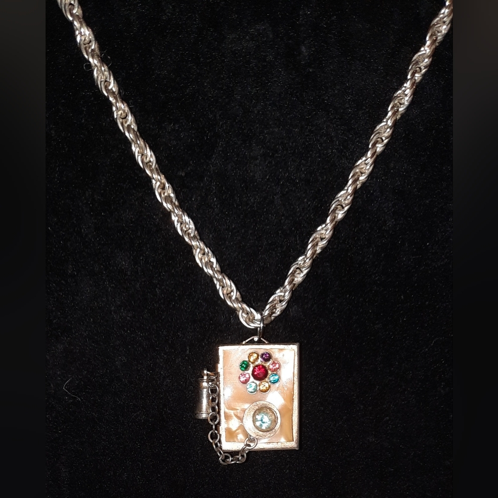 Vintage trinket, pill box Old Timey phone rhinestone pendant and charm - Picture 15 of 16